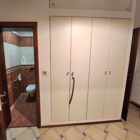 Spacious Apartment 6Min From The Dancing House Praha Exteriér fotografie