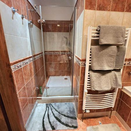 Spacious Apartment 6Min From The Dancing House Praha Exteriér fotografie