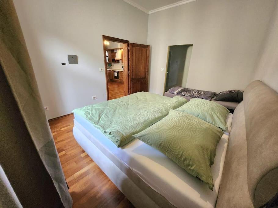 Spacious Apartment 6Min From The Dancing House Praha Exteriér fotografie